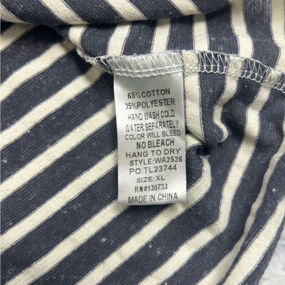 Umgee Gray and Cream Striped 3/4 Length Sleeve Top. Size XL. - Picture 8 of 9